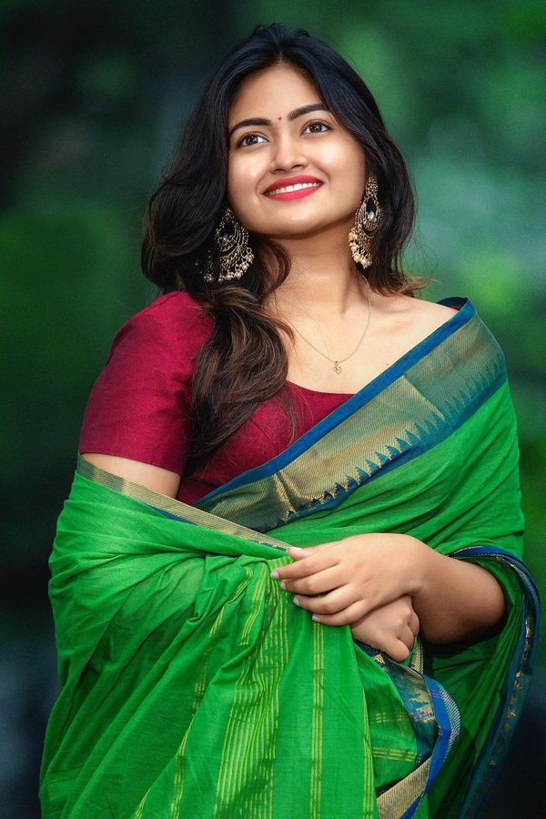 Mollywood Actress Shaalin Zoya Photos Gallery - Sakshi19