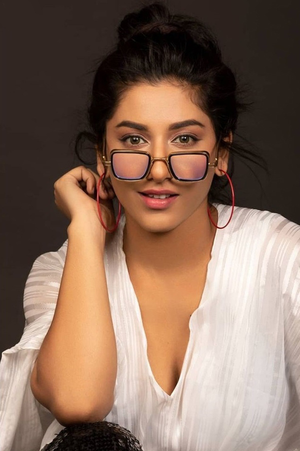 Vishnu priya bhimeneni Latest Pictures Photo Gallery - Sakshi15