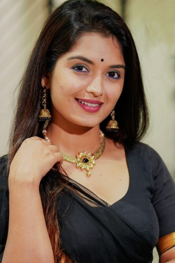 Mounaragam Serial Fame Priyanka Jain Photos - Sakshi14