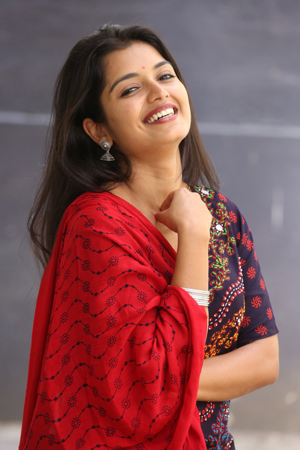 Mounaragam Serial Fame Priyanka Jain Photos - Sakshi3