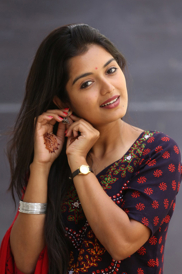 Mounaragam Serial Fame Priyanka Jain Photos - Sakshi6