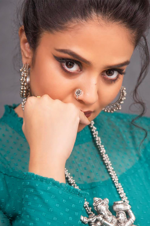 Anchor Srimukhi Latest Pictures Photo Gallery - Sakshi9