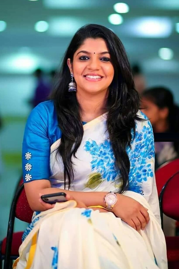 Aakaasam Nee Haddhu Ra Movie Fame Aparna Balamurali Photos - Sakshi24