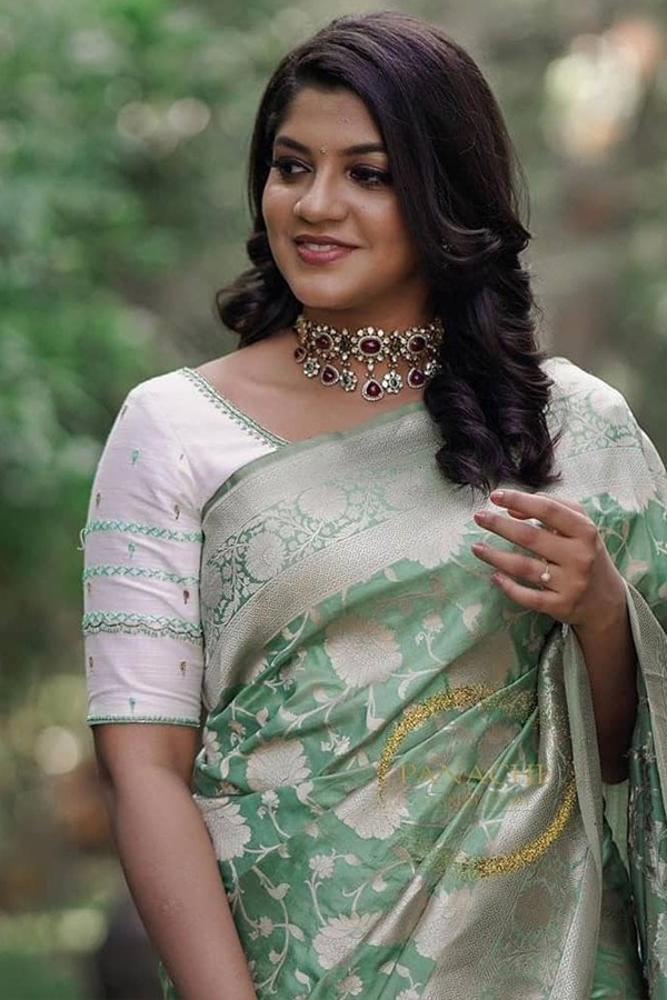 Aakaasam Nee Haddhu Ra Movie Fame Aparna Balamurali Photos - Sakshi5
