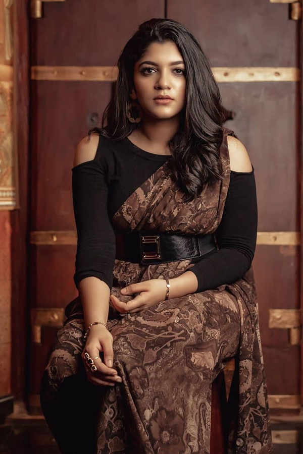 Aakaasam Nee Haddhu Ra Movie Fame Aparna Balamurali Photos - Sakshi12
