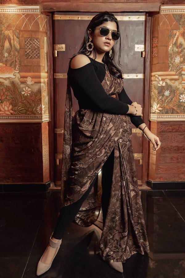 Aakaasam Nee Haddhu Ra Movie Fame Aparna Balamurali Photos - Sakshi15