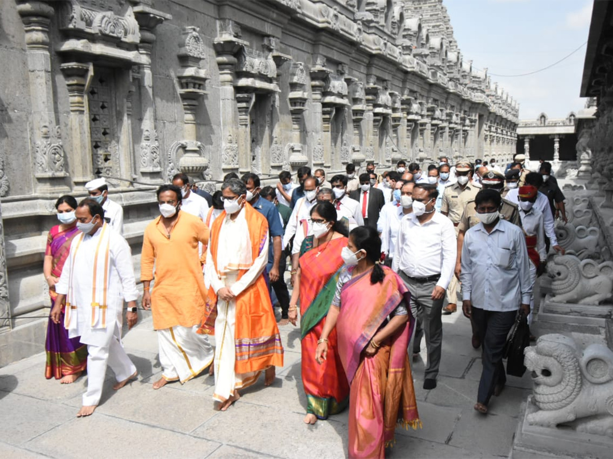Justice NV Ramana visit Yadadri - Sakshi1