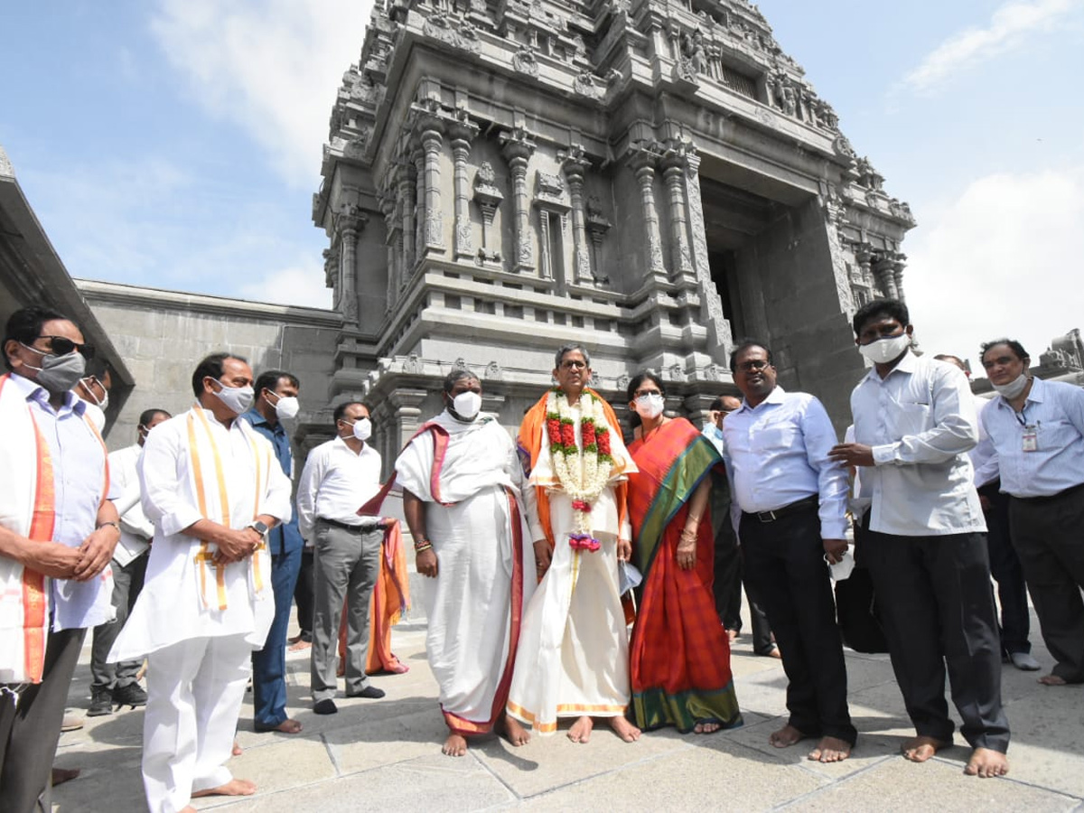Justice NV Ramana visit Yadadri - Sakshi11