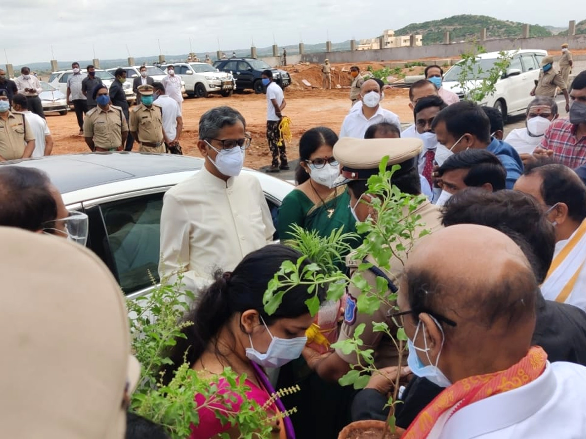 Justice NV Ramana visit Yadadri - Sakshi19
