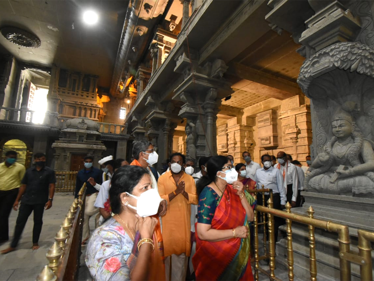 Justice NV Ramana visit Yadadri - Sakshi2