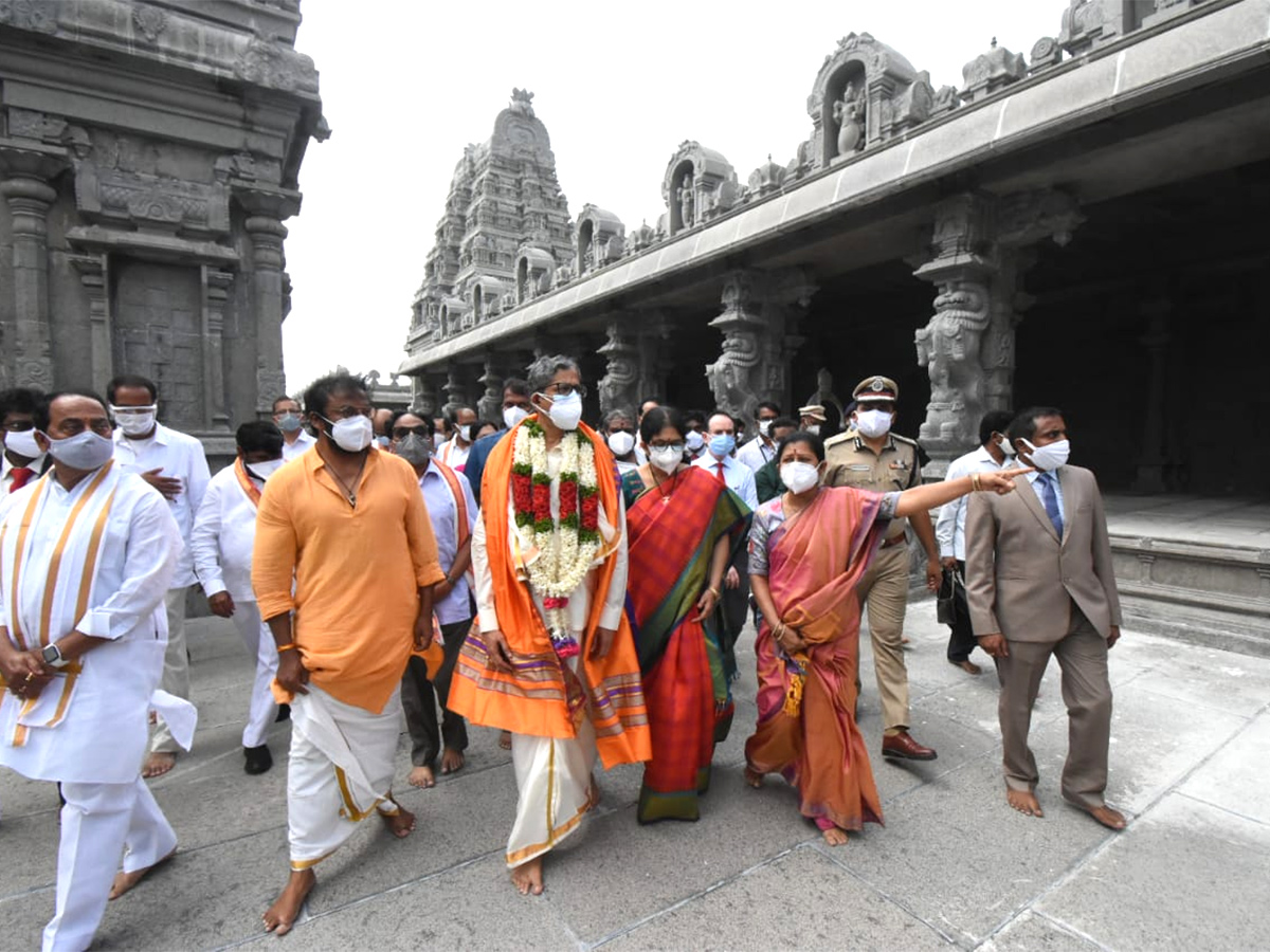 Justice NV Ramana visit Yadadri - Sakshi5