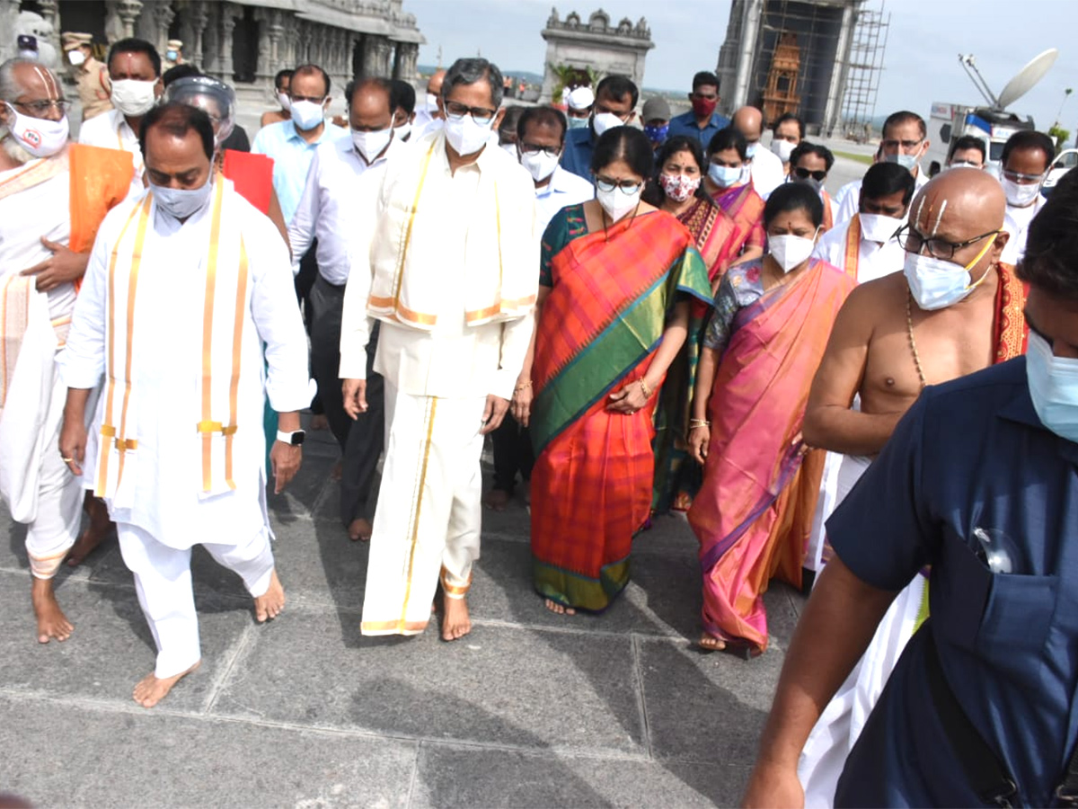 Justice NV Ramana visit Yadadri - Sakshi6