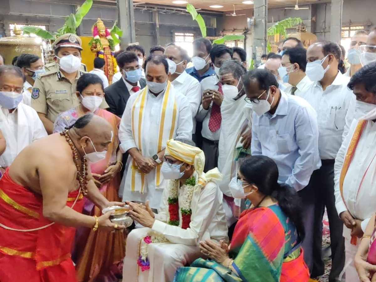 Justice NV Ramana visit Yadadri - Sakshi7