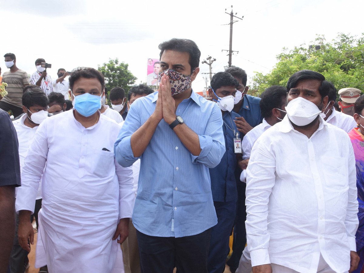 Minister KTR Inaugurated Colonel Santosh Babu Statue Photo Gallery - Sakshi13