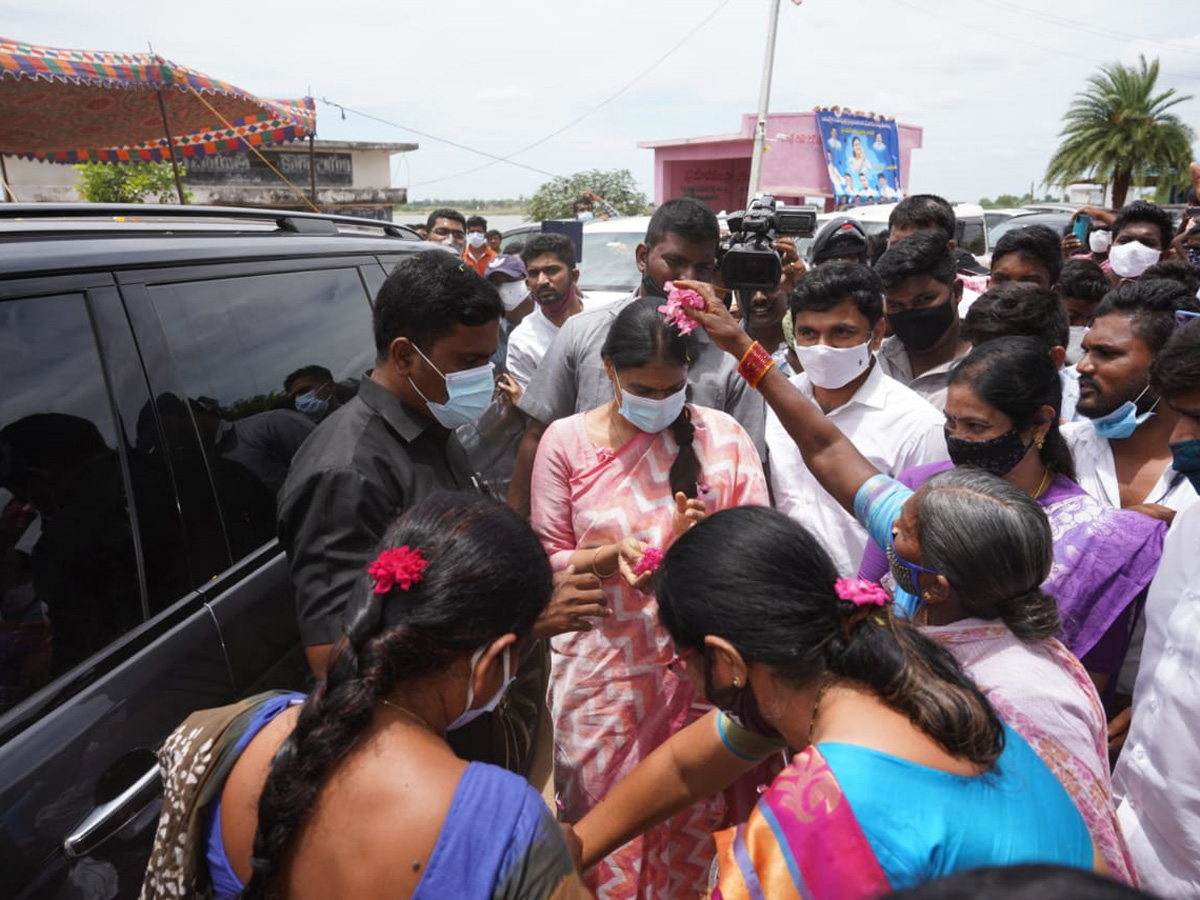 ys sharmila Huzurnagar Visit Photos - Sakshi16