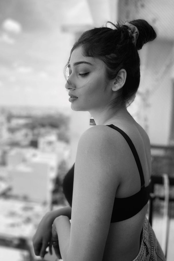 Priya Vadlamani Latest Pictures Photo Gallery - Sakshi9