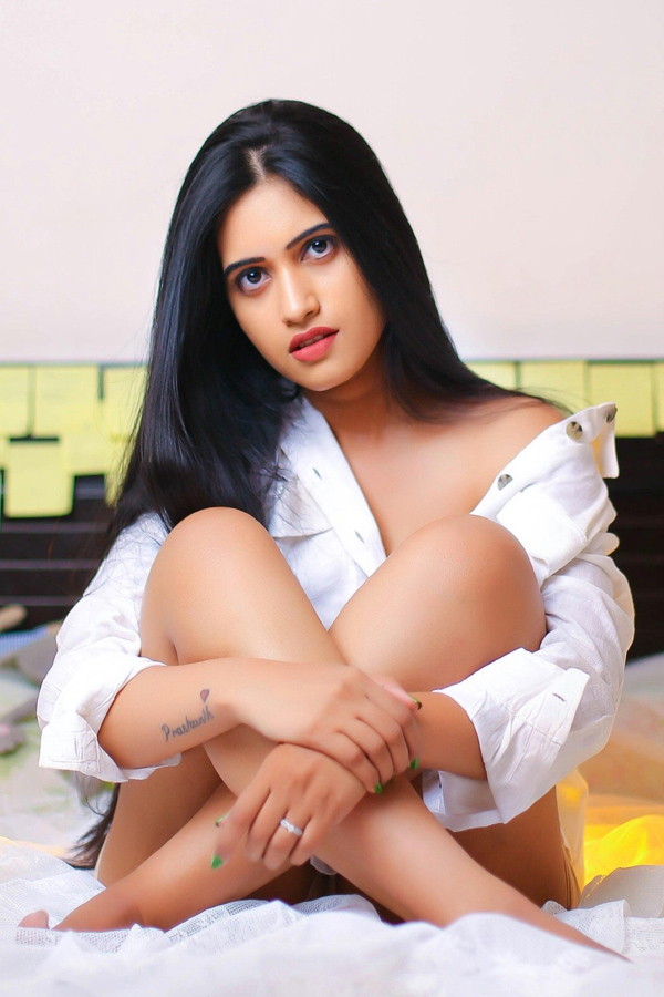 Tollywood anchor Sravanthi Chokkarapu Photos - Sakshi17