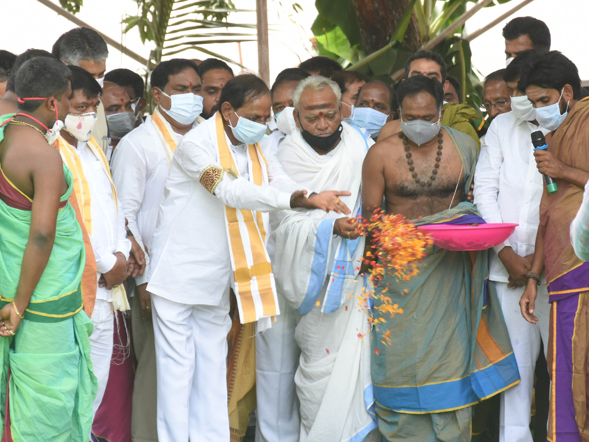  CM KCR Warangal Tour Photo Gallery - Sakshi17