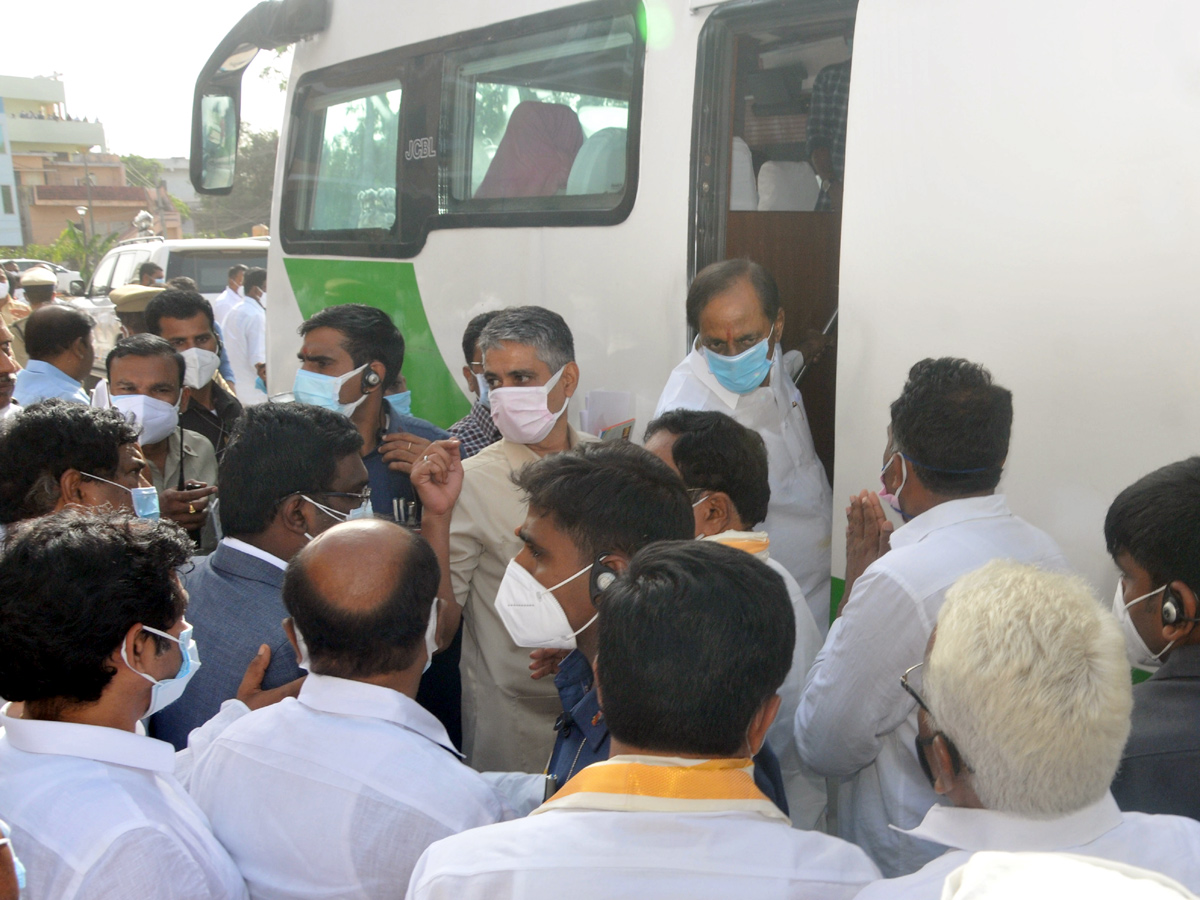  CM KCR Warangal Tour Photo Gallery - Sakshi19