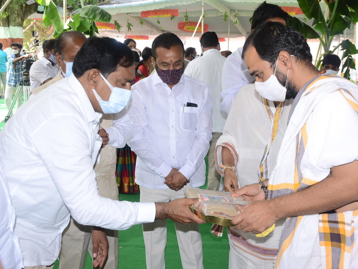  CM KCR Warangal Tour Photo Gallery - Sakshi10