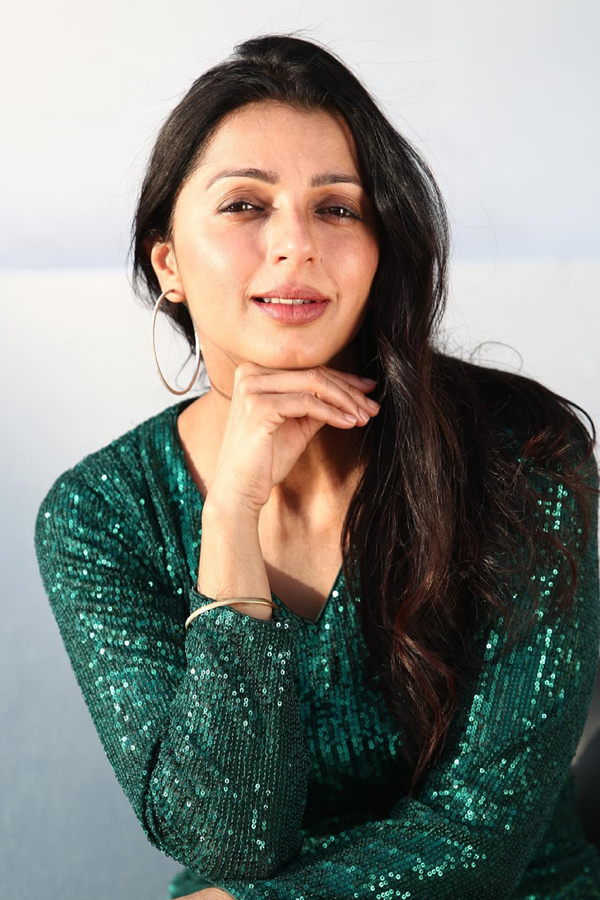 Bhumika Chawla Beautiful Photos - Sakshi10