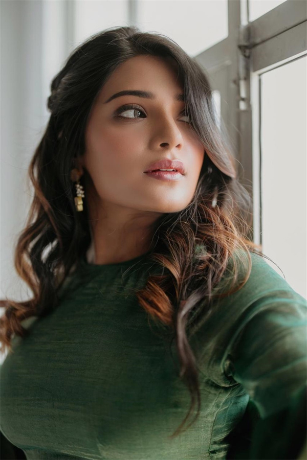 Aathmika Latest Photoshoot Pics - Sakshi9