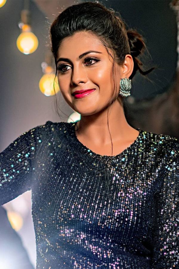 Vadinamma Actress Priyanka Naidu Photos - Sakshi10
