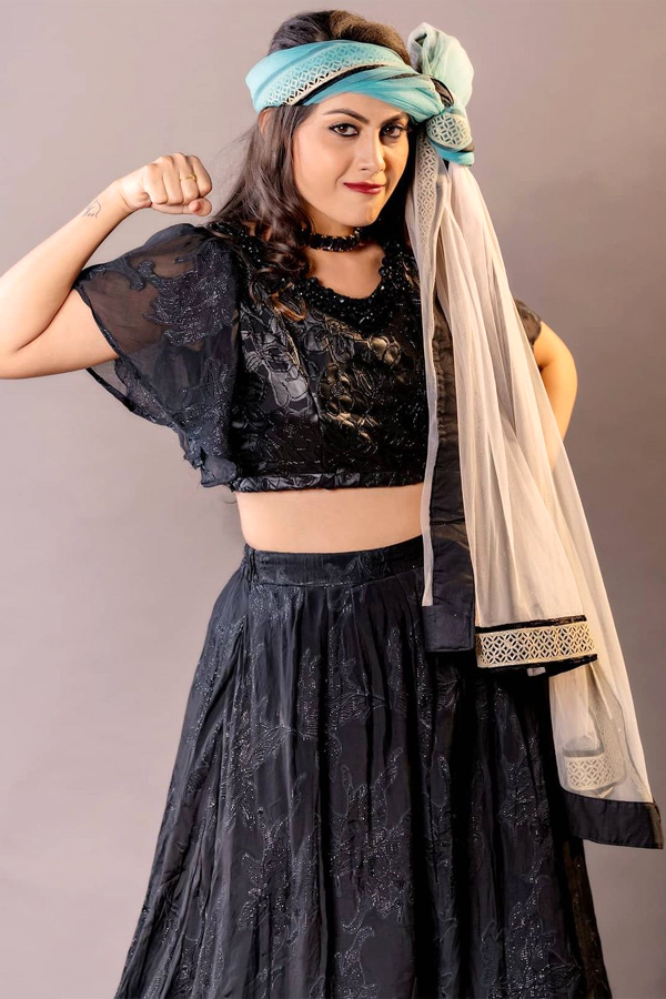 Vadinamma Actress Priyanka Naidu Photos - Sakshi12