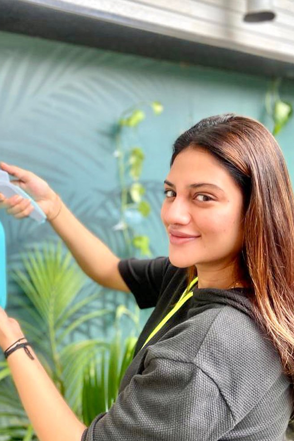Nusrat Jahan Jain Photo Gallery - Sakshi7