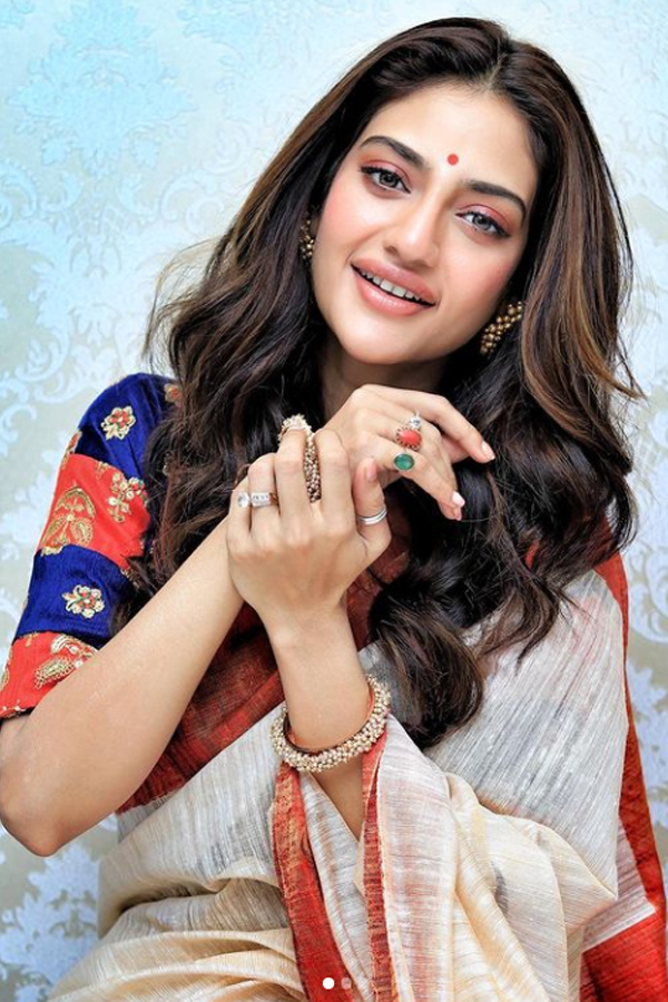Nusrat Jahan Jain Photo Gallery - Sakshi25