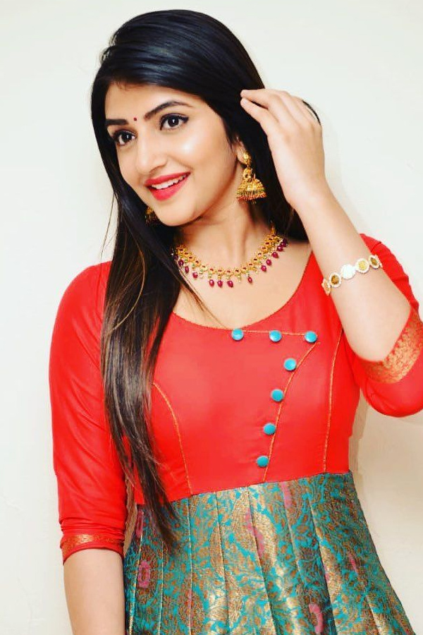 Pelli Sandadi Heroine Sree Leela Photo Gallery - Sakshi12