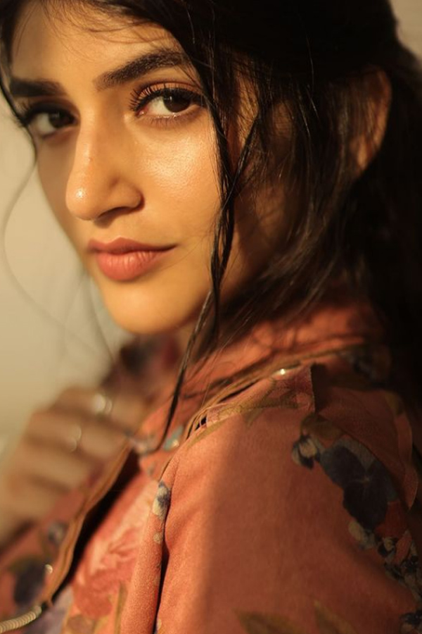 Pelli Sandadi Heroine Sree Leela Photo Gallery - Sakshi14