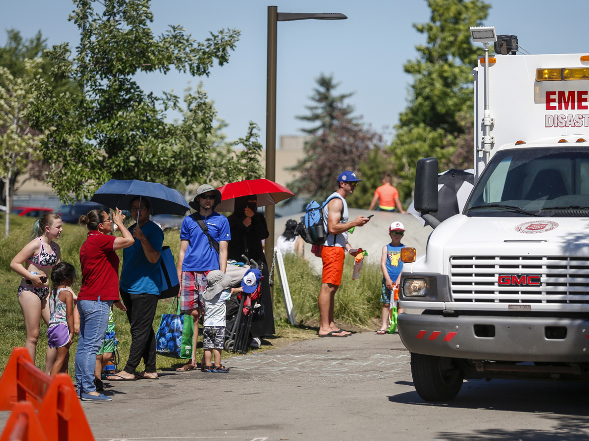 Record heatwave in Northwestern US moves to inland states - Sakshi13