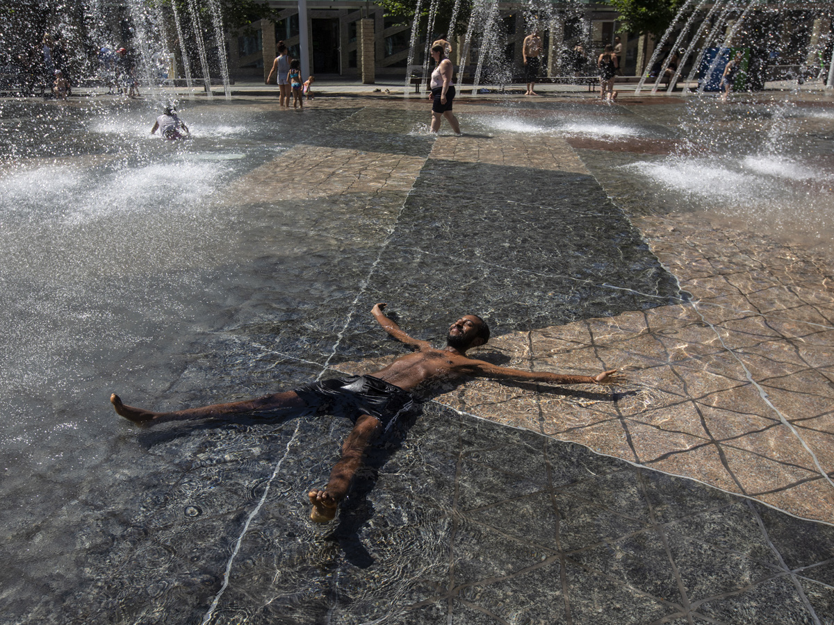 Record heatwave in Northwestern US moves to inland states - Sakshi21