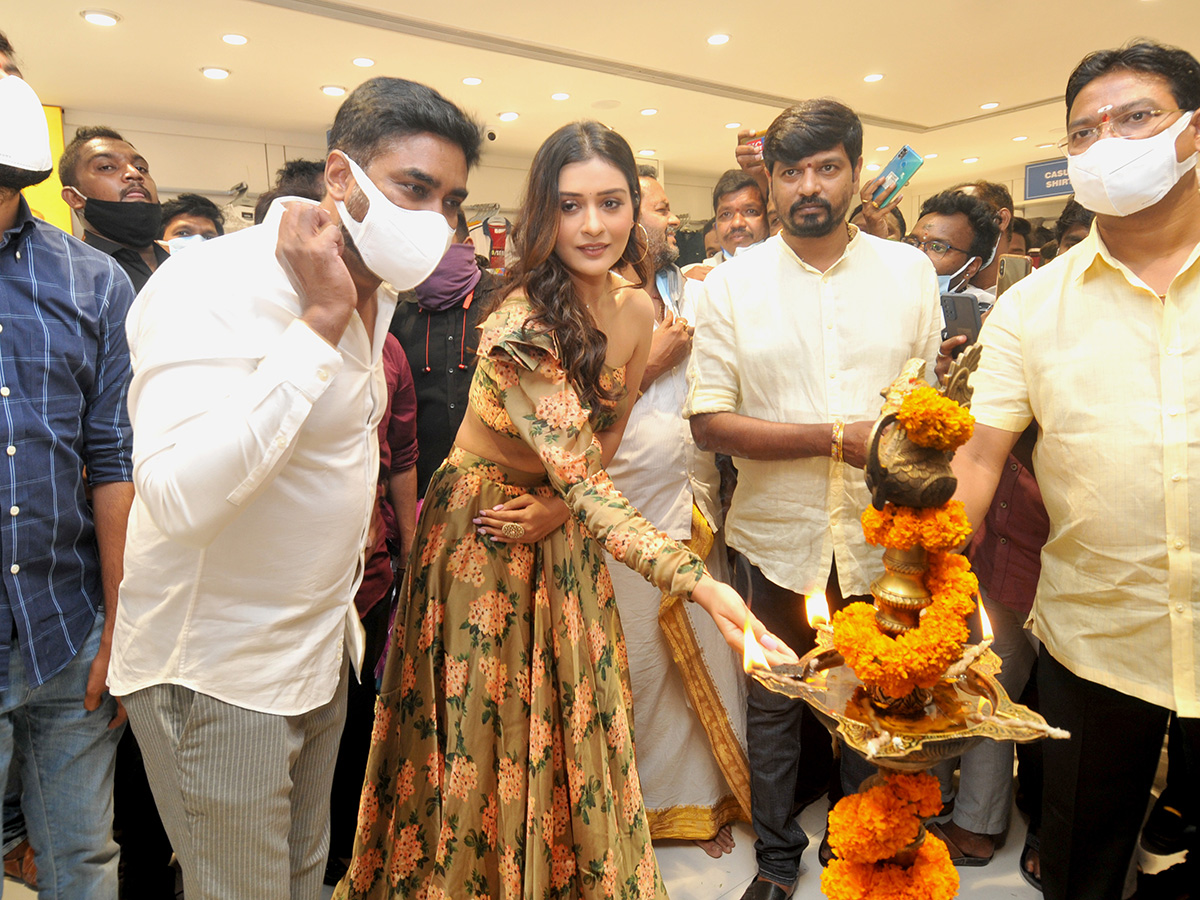 rx 100 actress payal rajput in warangal - Sakshi3