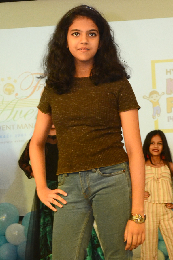 Diksha Panth Launch Poster of Upcoming Biggest Kids Talent Show - Sakshi8