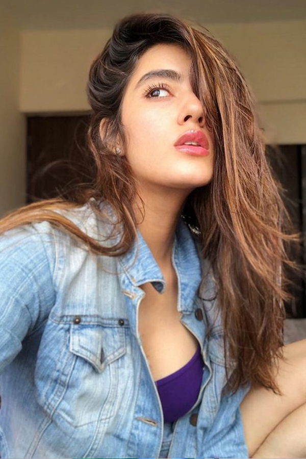 Kavya Thapar Latest Photos - Sakshi13