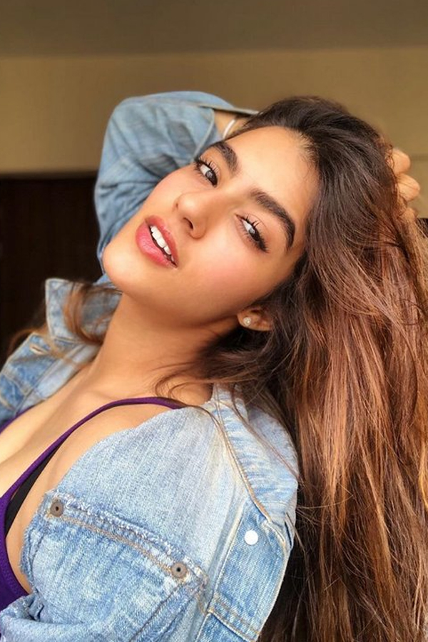Kavya Thapar Latest Photos - Sakshi14