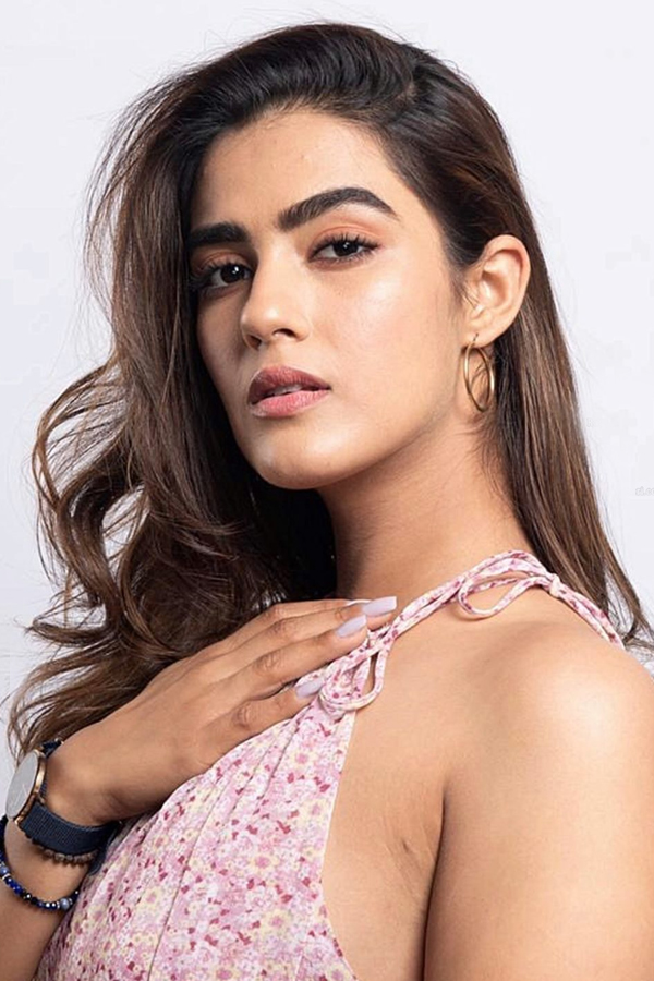 Kavya Thapar Latest Photos - Sakshi16