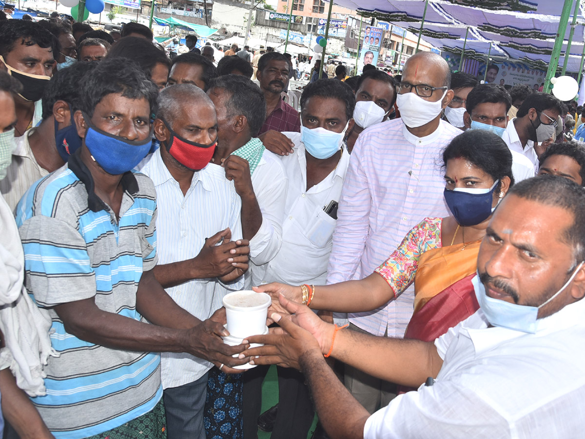 YSR Food Bank in Guntur photos - Sakshi9
