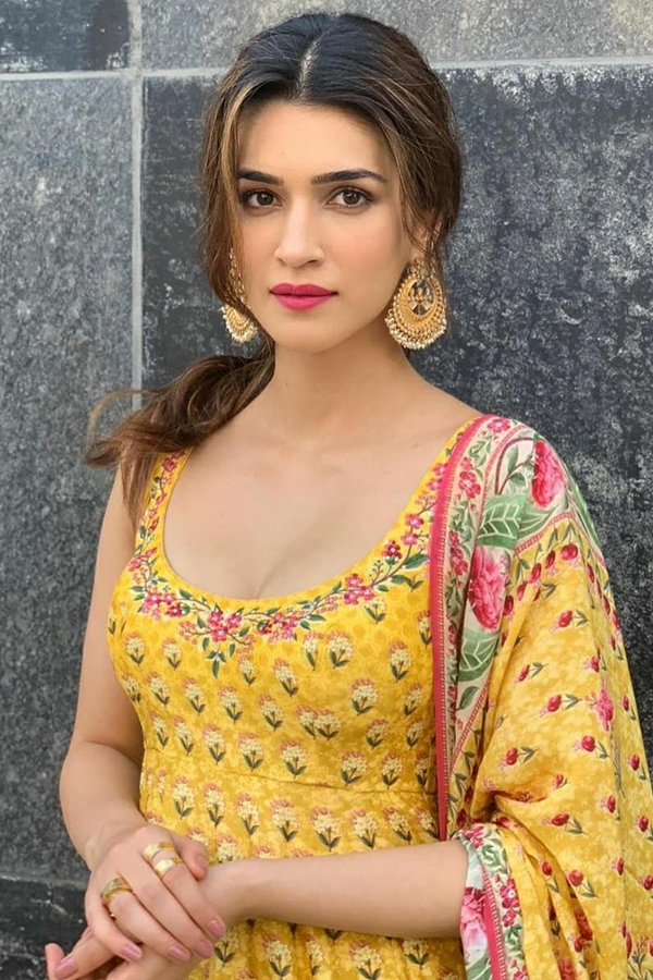 Kriti Sanon Photo Gallery - Sakshi18