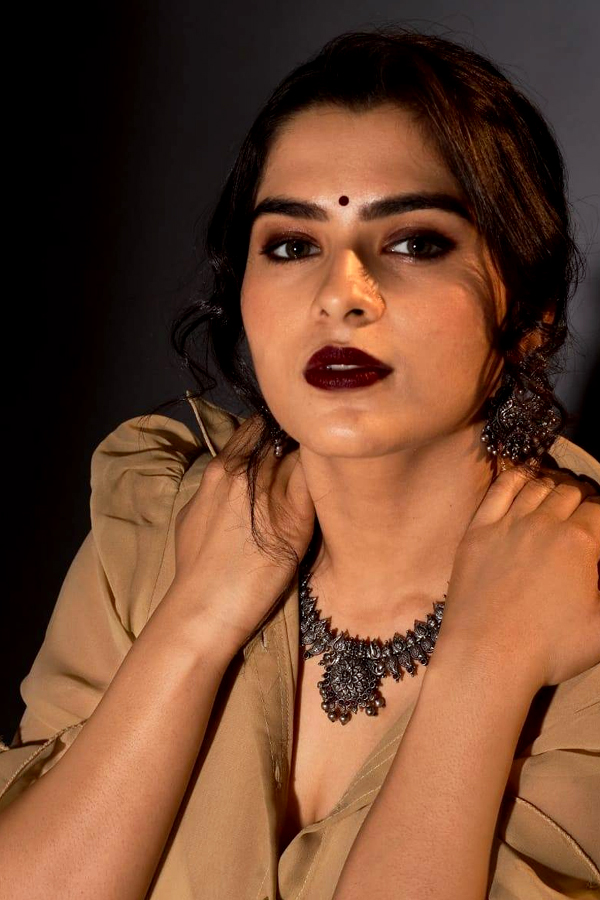 Gangotri Movie Child Artist Kavya Kalyanram Photo Gallery - Sakshi13