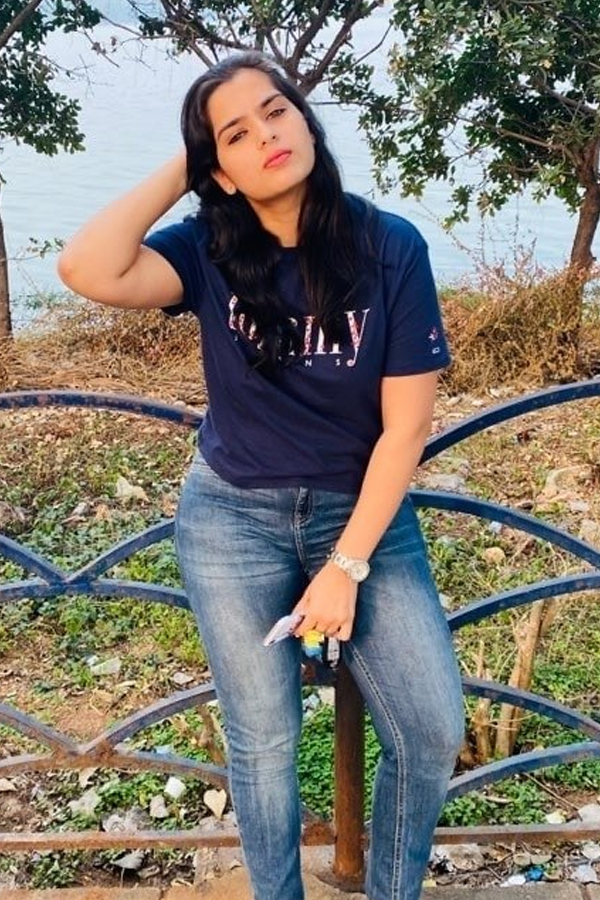 Gangotri Movie Child Artist Kavya Kalyanram Photo Gallery - Sakshi15