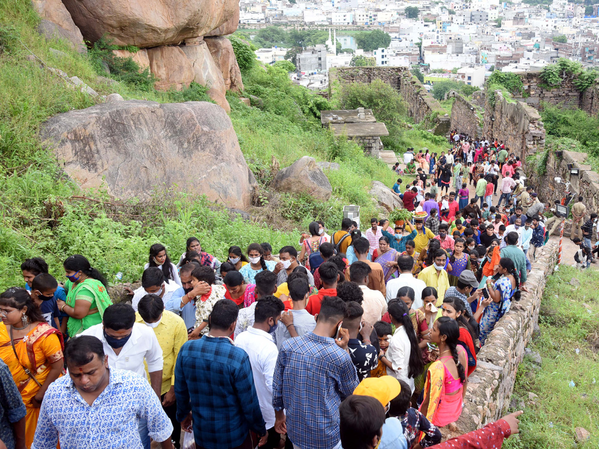 Golconda bonalu 2021 Photo Gallery - Sakshi19