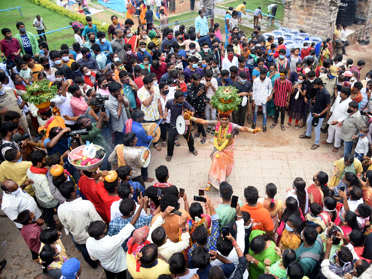 Golconda bonalu 2021 Photo Gallery - Sakshi24