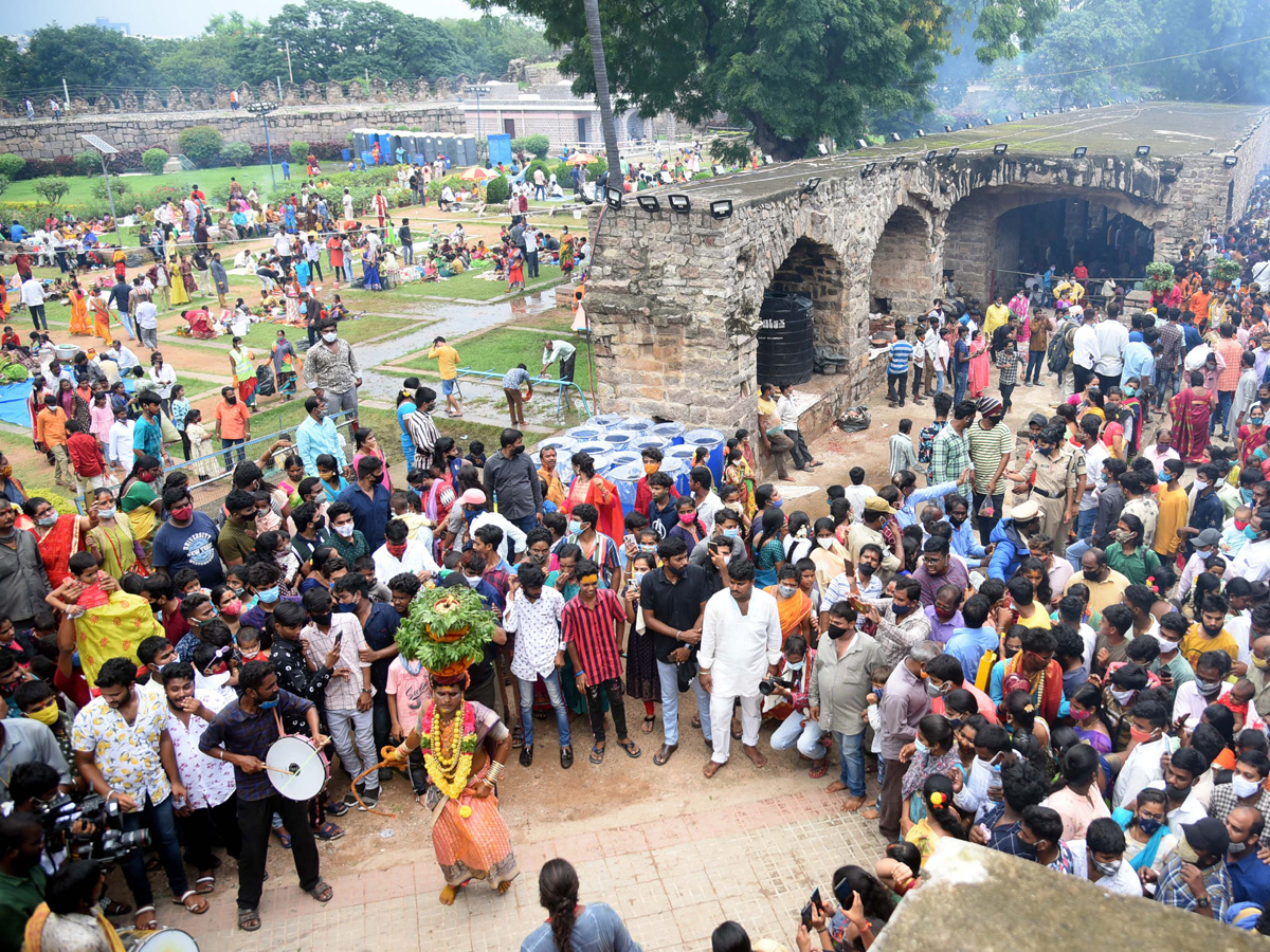 Golconda bonalu 2021 Photo Gallery - Sakshi25