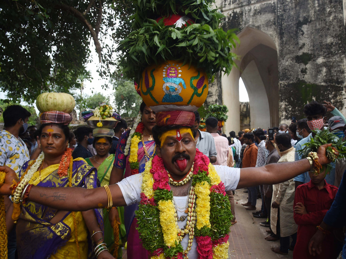 Golconda bonalu 2021 Photo Gallery - Sakshi33