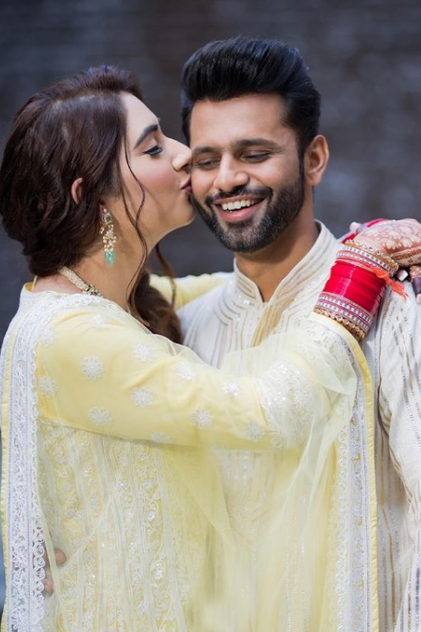 Rahul Vaidya Disha Parmar wedding Pic Viral - Sakshi21