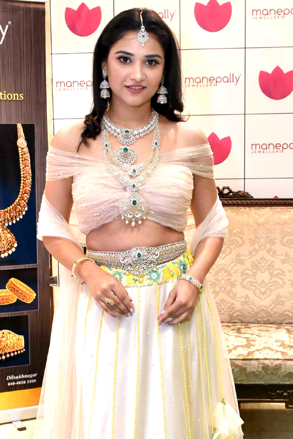 Manepally Jewellers at Panjagutta - Sakshi7