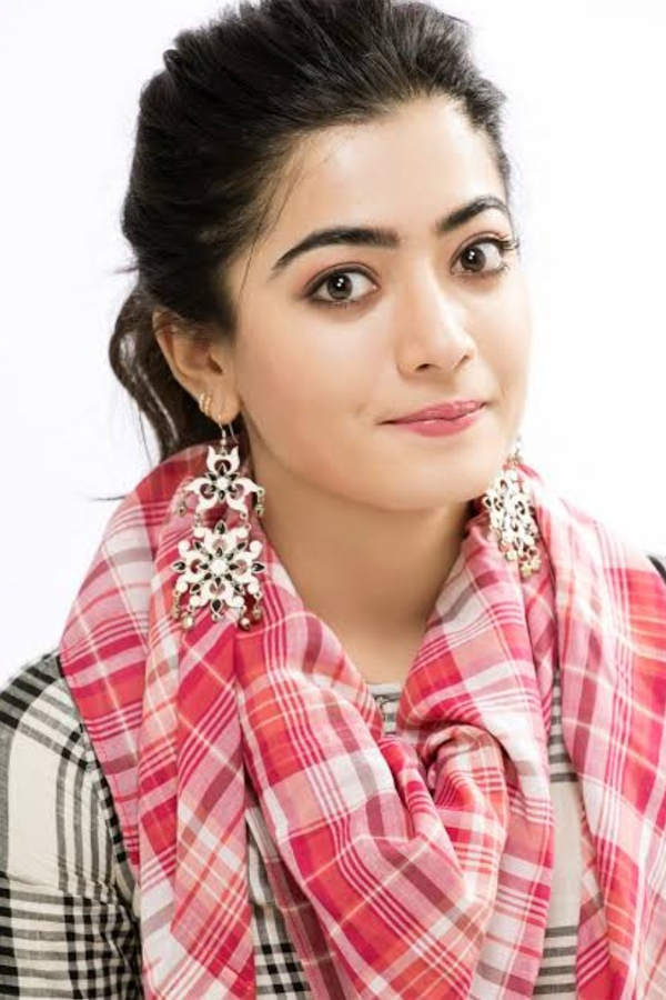 Rashmika Mandanna Pics - Sakshi20